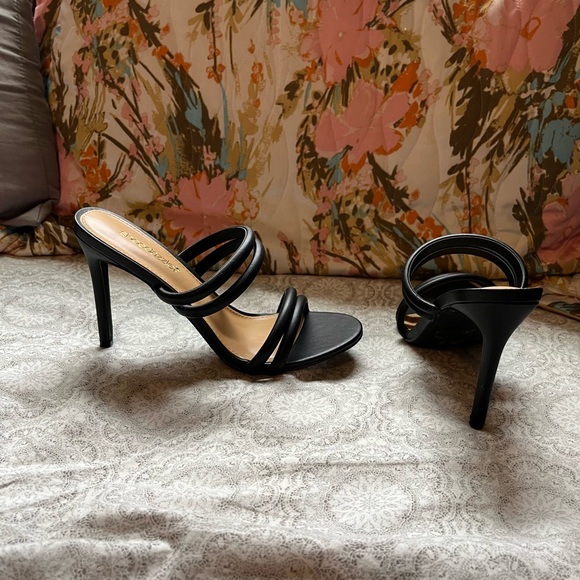 Shakala Black Dress Sandals - Picture 3 of 7